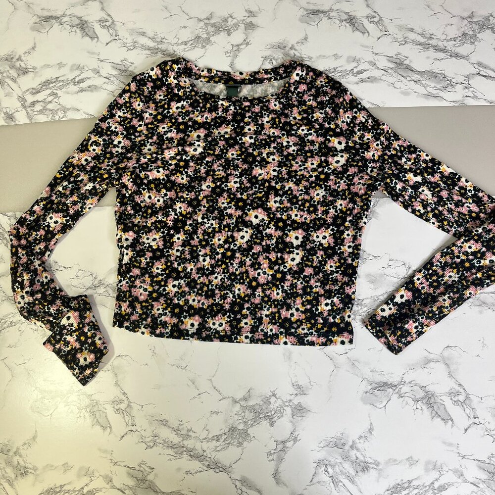 Wild Fable Womens Crop Ribbed Top Sz Medium Black Pink floral Long Sleeves crew